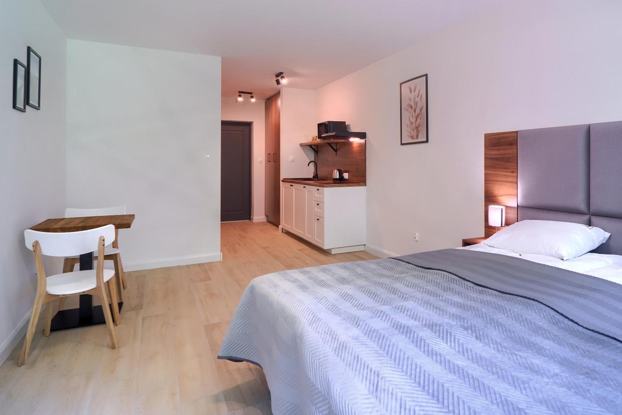 Apartamenty 7 Debow Nad Morzem Plesna  Exterior photo